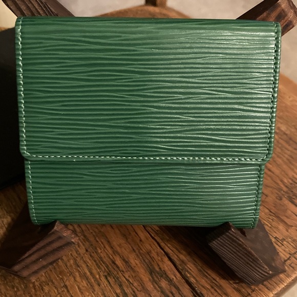 Louis Vuitton Soufflot w/Dust Bag & Elise Wallet Borneo Green Epi Like New! - Picture 13 of 16